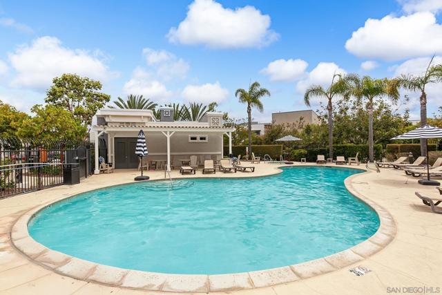 3528 Shoreline Bluff Ln, San Diego CA: https://media.crmls.org/mediaz/30a85926-aa7d-4d80-90e9-7b59cfc67043.jpg