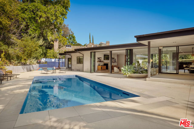 9991 Liebe Drive, Beverly Hills CA: https://media.crmls.org/mediaz/30a981e9-5263-4ddb-91c5-fe9d2f8e6291.jpg