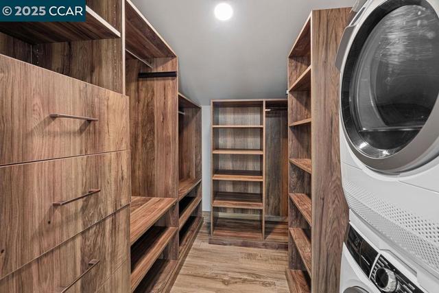 221 El Sobrante Dr, Danville CA: https://media.crmls.org/mediaz/30a9c18c-44ff-4b7e-a178-e4b25d4cc154.jpg