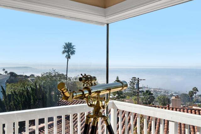 6130 Terryhill Drive, La Jolla CA: https://media.crmls.org/mediaz/30a9fb1e-edcb-4aa6-ad72-c402d22d3514.jpg