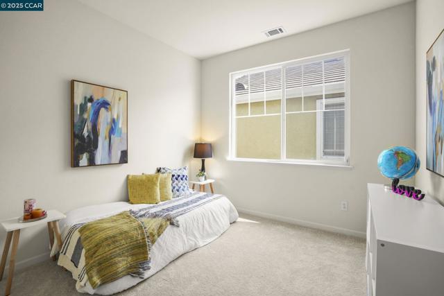 1162 Waverly Cir, Hercules CA: https://media.crmls.org/mediaz/30aa4263-997b-4bcf-b14b-6c4a30b43ed9.jpg