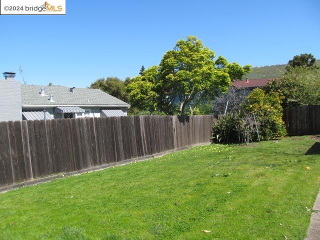 7512 Sunkist Dr, Oakland, California 94605, 3 Bedrooms Bedrooms, ,1 BathroomBathrooms,Single Family Residence,For Sale,Sunkist Dr,41072422