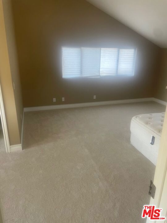 2660 Calle Abedul, Thousand Oaks CA: https://media.crmls.org/mediaz/30aac562-f527-4f99-84d8-4e3f6a0a89b0.jpg