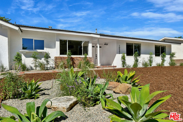 10543 Yolanda Avenue photo 9