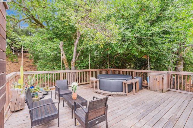 6703 Crow Canyon Rd, Castro Valley CA: https://media.crmls.org/mediaz/30ab3a9b-988c-44f3-bc46-9f8485b082c3.jpg