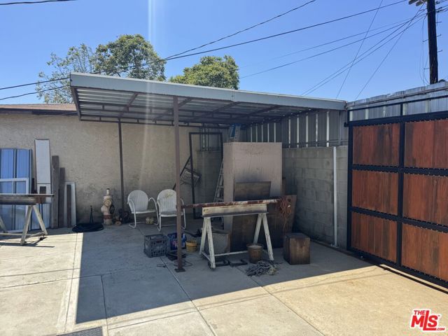 11533 National Boulevard, Los Angeles CA: https://media.crmls.org/mediaz/30ace1e6-baa9-41a8-8d13-8e5a54fd0e04.jpg