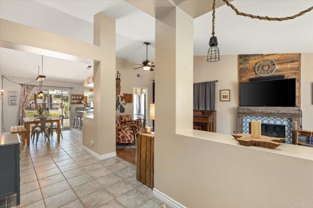 Detail Gallery Image 8 of 54 For 819 Corte Merano, Escondido,  CA 92026 - 3 Beds | 2 Baths