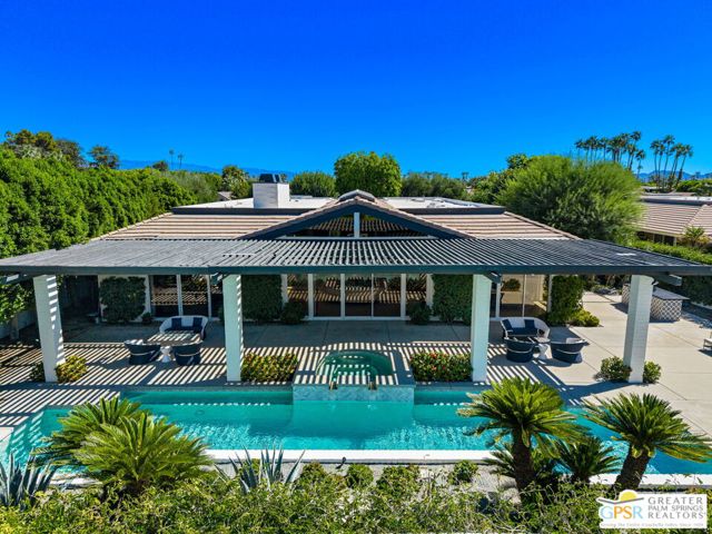 30 Mayfair Drive, Rancho Mirage CA: https://media.crmls.org/mediaz/30adc203-2c64-4c66-bdcc-89b4c3f49eb5.jpg