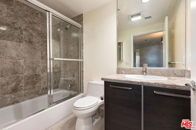 1257 Brockton Avenue, Los Angeles CA: https://media.crmls.org/mediaz/30ae1030-e1b2-4b5f-8e5c-1957044bc2fd.jpg