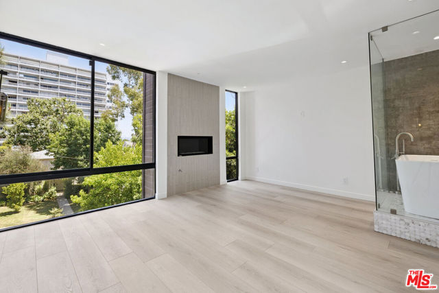 1033 Carol Drive, West Hollywood CA: https://media.crmls.org/mediaz/30ae5222-8844-44ca-922e-3c26a6f5b1f9.jpg
