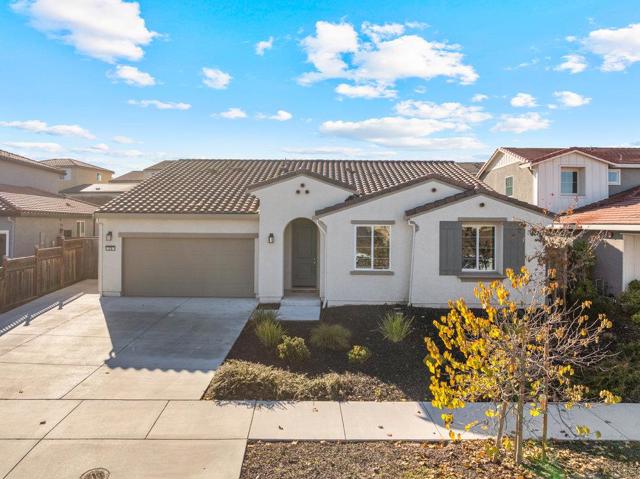 20 Hospital Road, Hollister CA: https://media.crmls.org/mediaz/30ae6eb3-f710-48da-9f4e-111077aeae9a.jpg