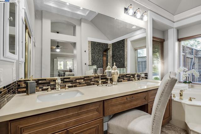 3693 Mohr Ave, Pleasanton CA: https://media.crmls.org/mediaz/30aec13e-1f17-4f1c-82df-0f3ed4f05f9c.jpg