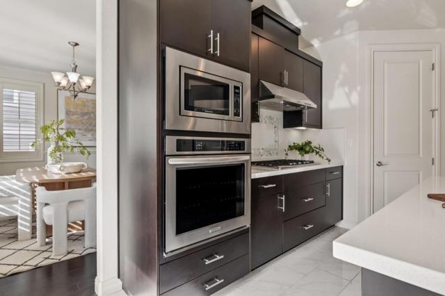 101 Butterweed Lane, Brisbane CA: https://media.crmls.org/mediaz/30aed7b8-9d47-4064-a6b6-77fe8ee2dbfa.jpg
