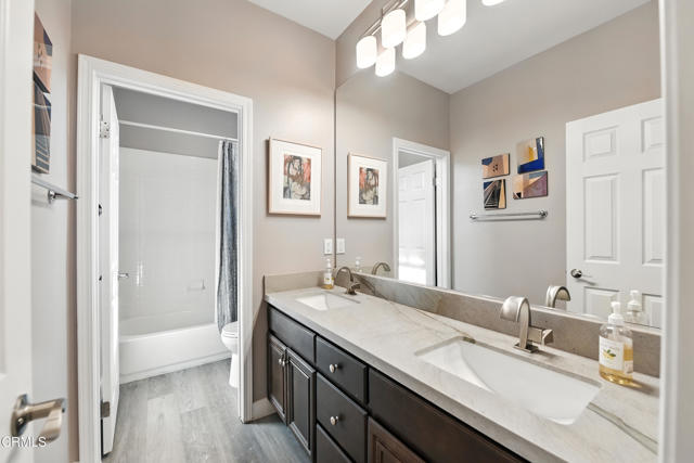 3548 Bridgehampton Way, Camarillo CA: https://media.crmls.org/mediaz/30afabe9-8275-4e85-96c1-49c784d50054.jpg