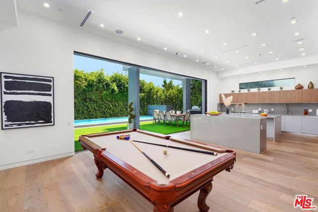832 N Sierra Bonita Avenue, Los Angeles CA: https://media.crmls.org/mediaz/30b00530-cb8a-4ca6-84cd-2b60f4ac3d0b.jpg