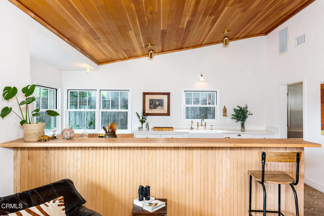 4155 Aralia Road, Altadena CA: https://media.crmls.org/mediaz/30b0bc04-60fb-4289-b5af-c358dae8e8d4.jpg