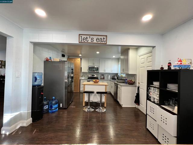 Image 4 of 24 For 251 Rose Ann Ave.