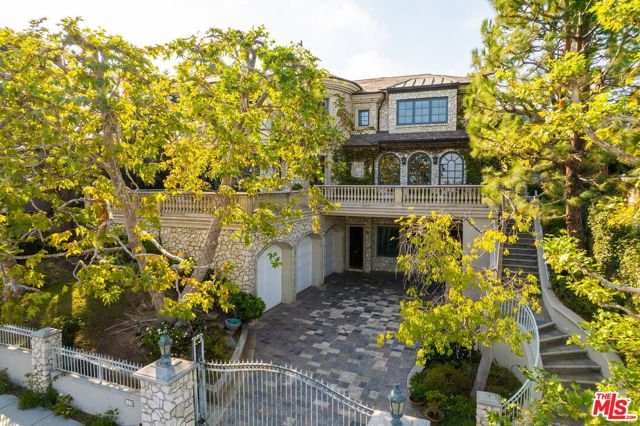 1315 Sunset Avenue photo 2