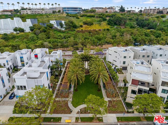 12923 Bluff Creek Drive, Los Angeles CA: https://media.crmls.org/mediaz/30b11629-8bab-4766-9c3e-59b2c729cb09.jpg