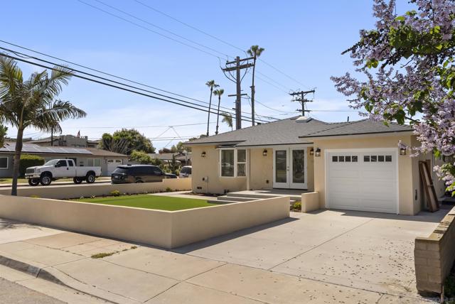 291 Ebony Avenue, Imperial Beach CA: https://media.crmls.org/mediaz/30b11cba-f36c-4a6a-bec7-798e8877ddac.jpg