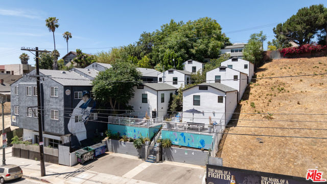 1236 W Sunset Boulevard, Los Angeles CA: https://media.crmls.org/mediaz/30b17d9f-9170-4eca-9c38-e3a64665b530.jpg