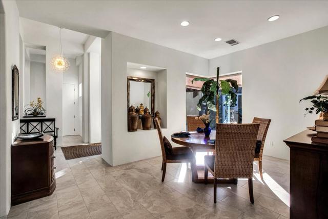 247 Loch Lomond Road, Rancho Mirage CA: https://media.crmls.org/mediaz/30b22440-dedc-4374-b9ff-f7a54de664f1.jpg