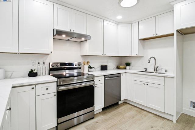 35593 Cleremont Dr, Newark CA: https://media.crmls.org/mediaz/30b24948-5af1-41e0-84a4-b811a7558312.jpg