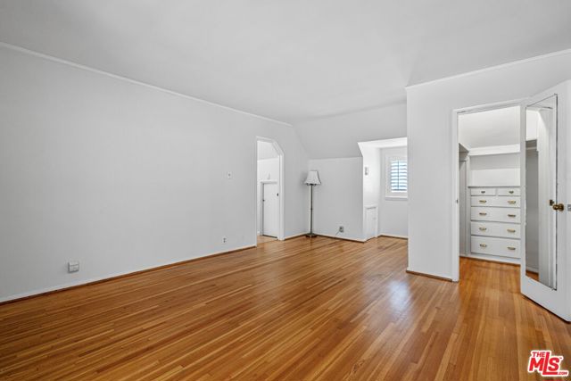 2427 Benedict Canyon Drive, Beverly Hills CA: https://media.crmls.org/mediaz/30b266c4-2025-46bd-ab24-f4257aafb218.jpg