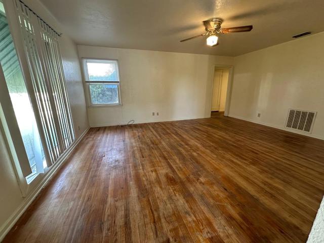 2042 E Mayfair, Fresno CA: https://media.crmls.org/mediaz/30b2f2fd-0468-4700-8865-fa65698e3baf.jpg