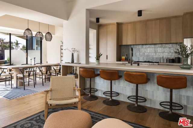734 Esplanade, Redondo Beach, California 90277, 2 Bedrooms Bedrooms, ,2 BathroomsBathrooms,Residential,For Sale,Esplanade,25559139
