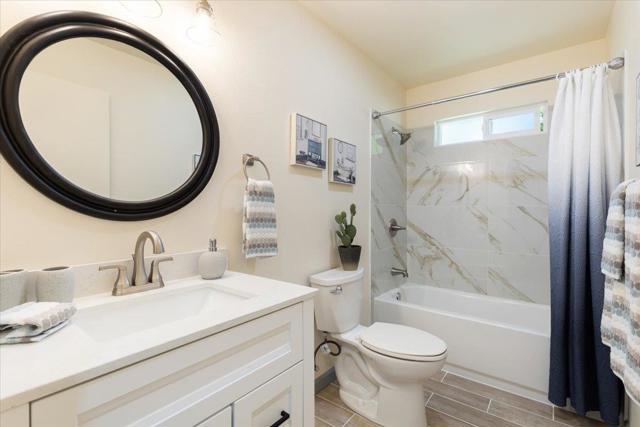 11370 Center Avenue, Gilroy CA: https://media.crmls.org/mediaz/30b3e6d3-f0c0-4dde-87d0-cc3b23b81583.jpg