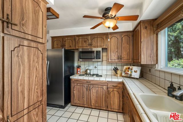 15241 Septo Street, Mission Hills (San Fernando) CA: https://media.crmls.org/mediaz/30b40408-86b9-485d-add1-5326cb1f509f.jpg