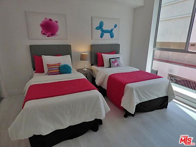 1526 ARMACOST Avenue, Los Angeles CA: https://media.crmls.org/mediaz/30b43702-0e6b-4dbd-9e09-c1e8e8fab247.jpg