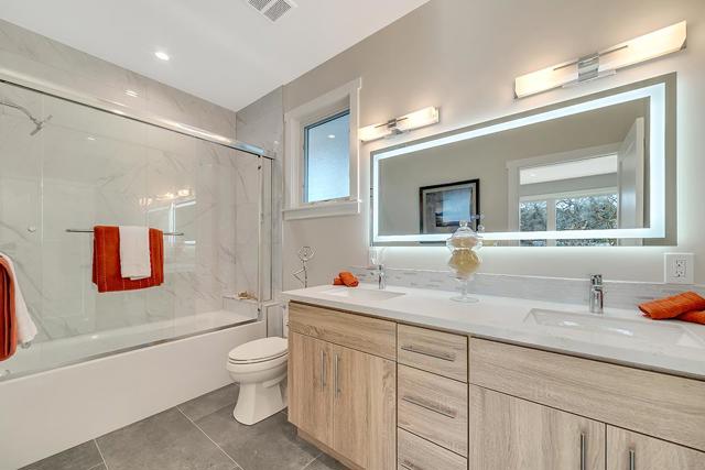 1667 San Carlos Avenue, San Carlos CA: https://media.crmls.org/mediaz/30b44f5b-bcb6-4984-98f0-fdb44adf363d.jpg