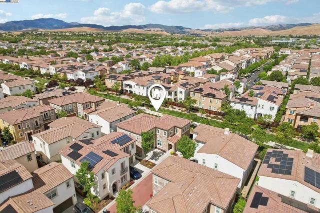 3454 Cinnamon Ridge Rd, San Ramon CA: https://media.crmls.org/mediaz/30b494b5-6e2d-4480-8f3d-a16ed398a347.jpg
