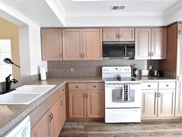 Image 8 of 20 For 210 Desert Falls Drive
