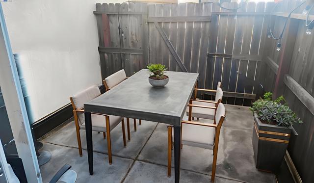 4520 Gironella Walk, Sacramento CA: https://media.crmls.org/mediaz/30b5084a-df40-44c1-bd34-04b68e802588.jpg