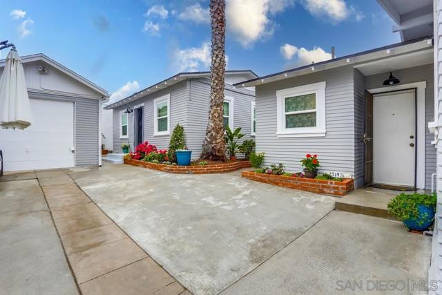 1914 1916 Fern Street, San Diego CA: https://media.crmls.org/mediaz/30b59e7f-af38-4b85-86c7-01515341d7ca.jpg