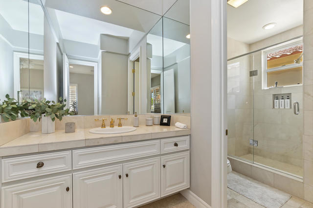48644 Vista Palomino, La Quinta CA: https://media.crmls.org/mediaz/30b62fc6-936d-42d5-9d7a-bde628584123.jpg