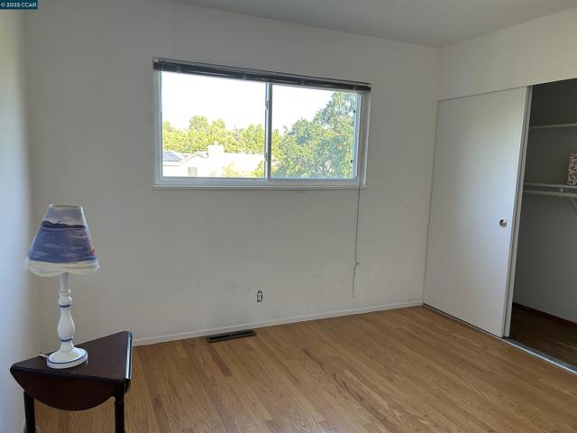 826 Veale, Martinez CA: https://media.crmls.org/mediaz/30b65c5b-6f66-42bf-8a34-1a245243ced2.jpg