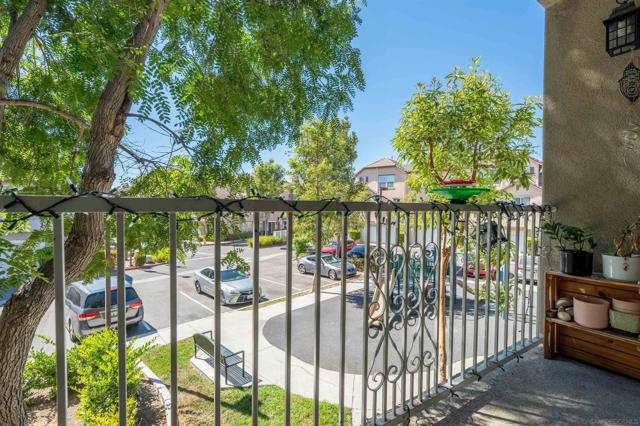 1648 Sweet Gum Place, Chula Vista CA: https://media.crmls.org/mediaz/30b6db31-e28a-4ebe-b092-29c00037a44a.jpg