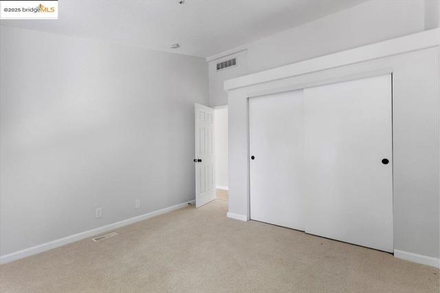 33526 4th ST, Union City CA: https://media.crmls.org/mediaz/30b70097-567b-4916-bc60-275b922da10c.jpg