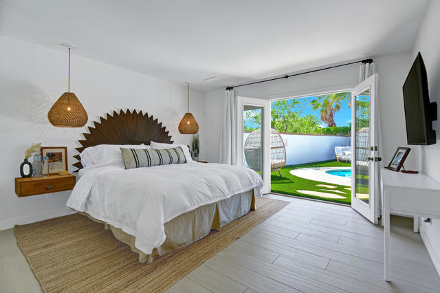 1373 E Madero Circle, Palm Springs CA: https://media.crmls.org/mediaz/30b78c4e-622a-4fa2-9ee0-7946800805cb.jpg