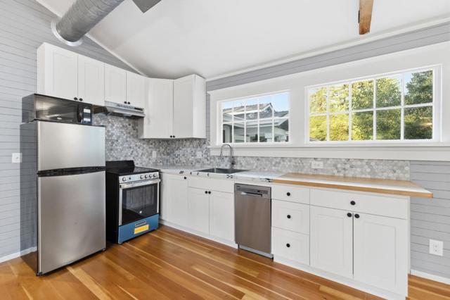 1353 Edgewood Road, Redwood City CA: https://media.crmls.org/mediaz/30b82cab-352f-420e-bda2-40d35d4ba4fe.jpg