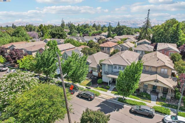 774 S 12th St, San Jose CA: https://media.crmls.org/mediaz/30b846dd-4e62-4872-8006-623a8cc00e13.jpg