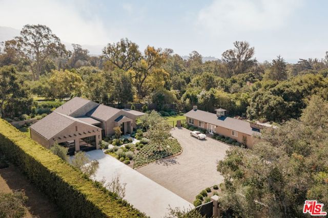 2775 Sycamore Canyon Road, Santa Barbara CA: https://media.crmls.org/mediaz/30b8781f-4d0d-4deb-942a-321bcc5f949b.jpg