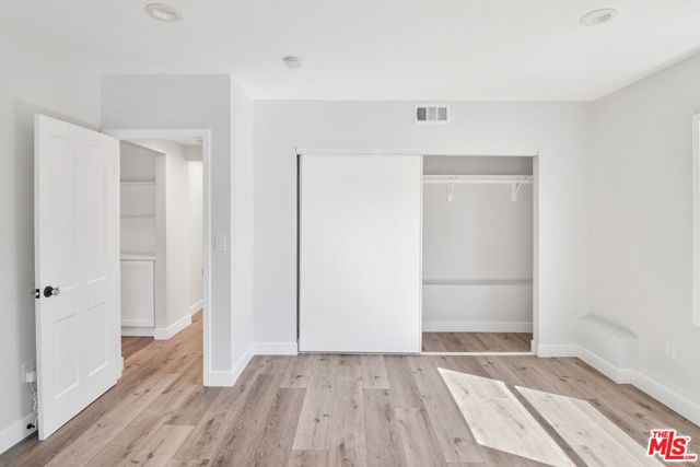 2383 Panorama Terrace, Los Angeles CA: https://media.crmls.org/mediaz/30b892c6-d65f-438e-86f8-9ec9764deb81.jpg