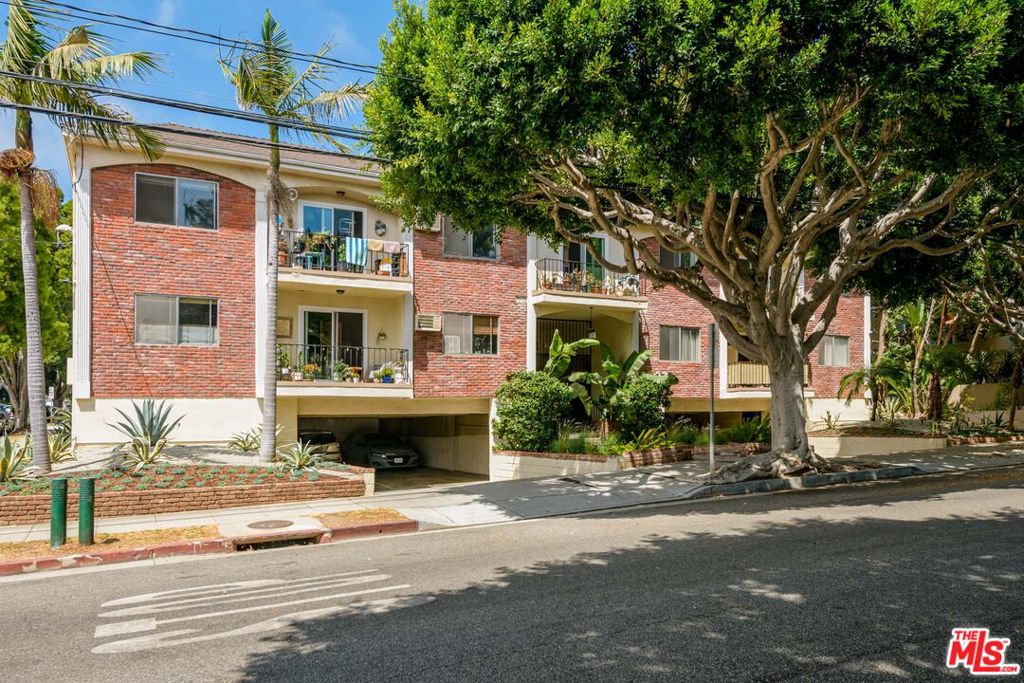 2803 Arizona Avenue #10
