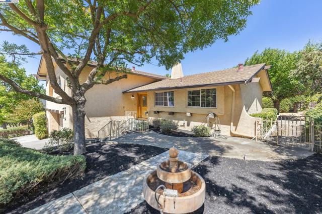 4190 Sharab Ct, Pleasanton CA: https://media.crmls.org/mediaz/30b8f73e-e06c-47d8-ac5a-238da683b0d2.jpg