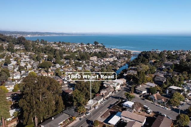 1890 Wharf Road, Capitola CA: https://media.crmls.org/mediaz/30b9ad06-753a-4267-ad6d-a49f8d7d57bd.jpg